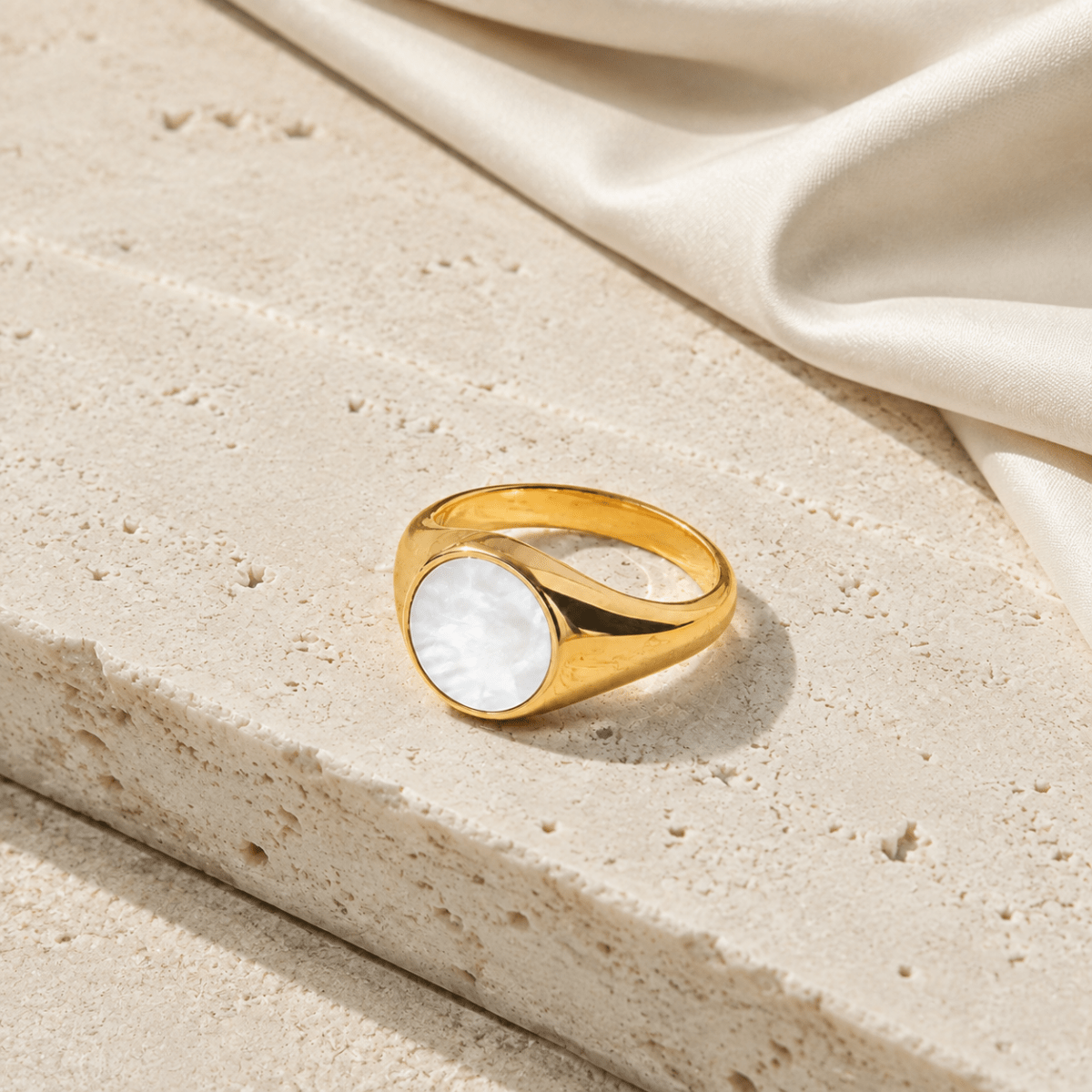 Altea Mother-of-Pearl Signet Ring
