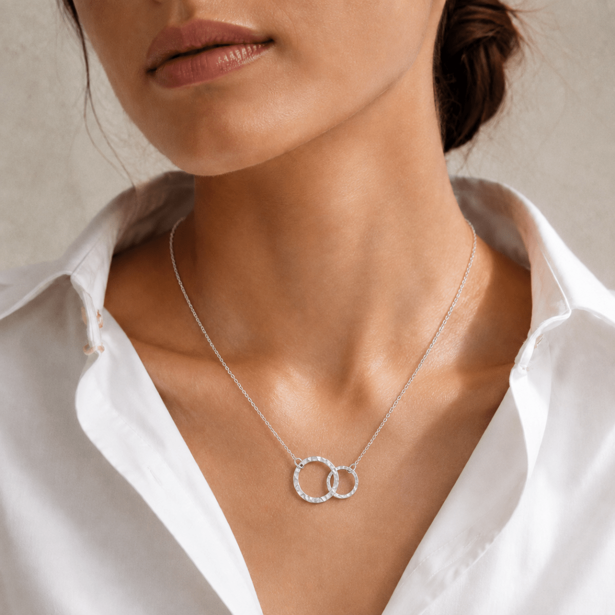 Aroa Interlocking Rings Necklace