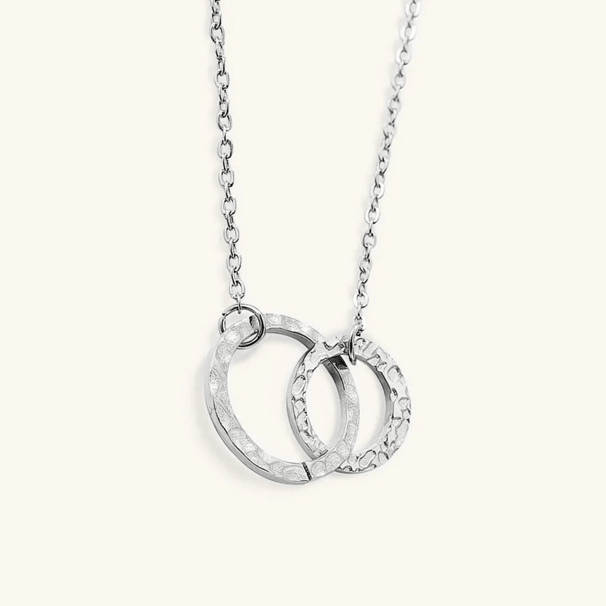 Aroa Interlocking Rings Necklace