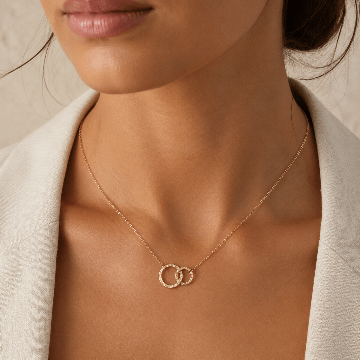 Aroa Interlocking Rings Necklace