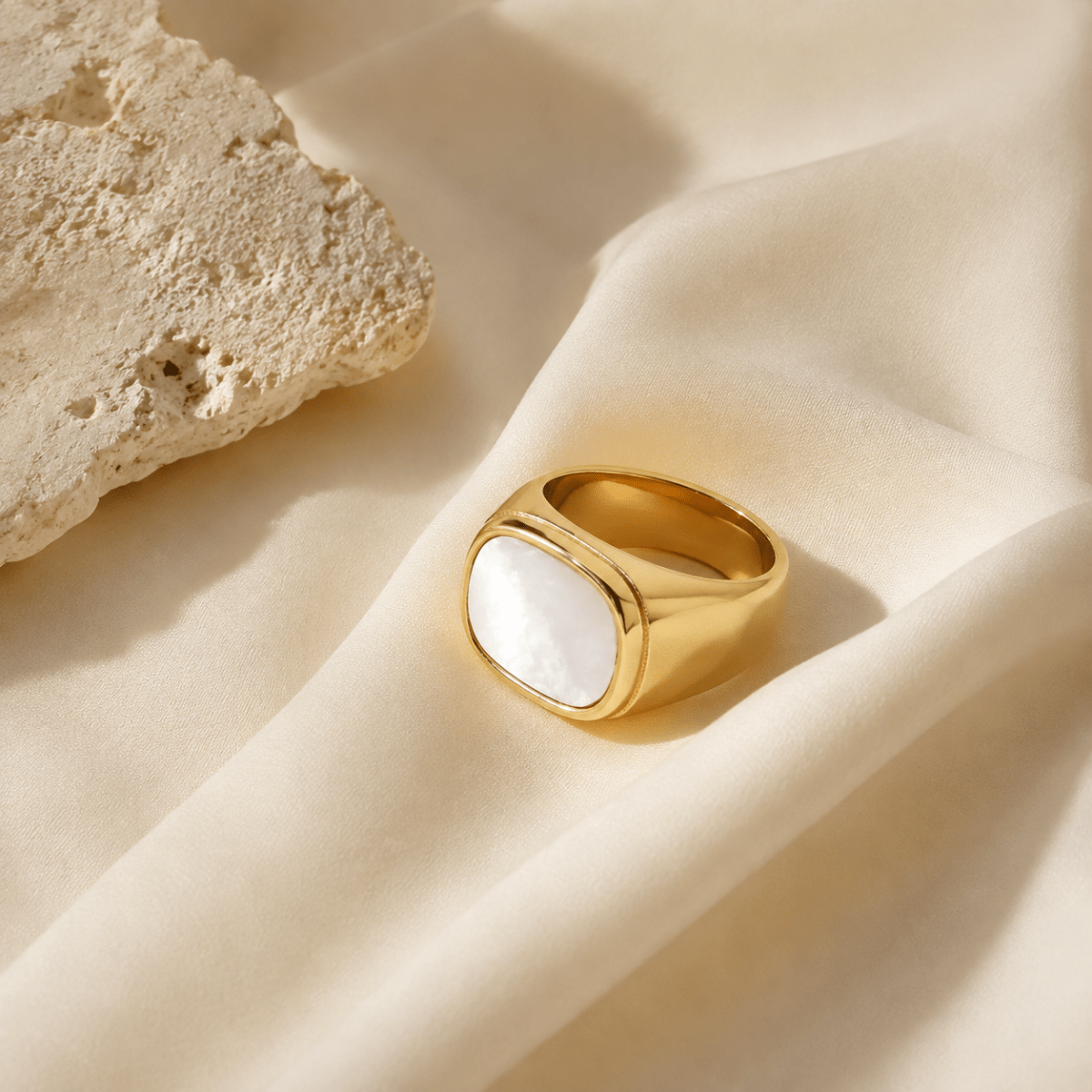 Calista Shell Signet Ring