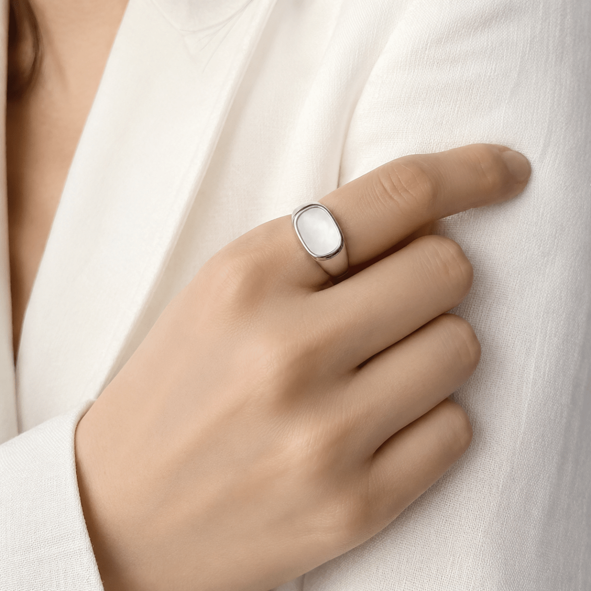 Calista Shell Signet Ring