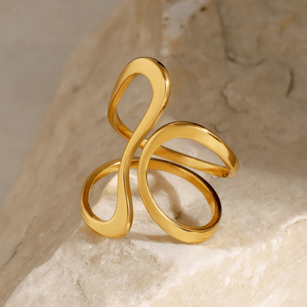 Eirene Sculptural Loop Ring
