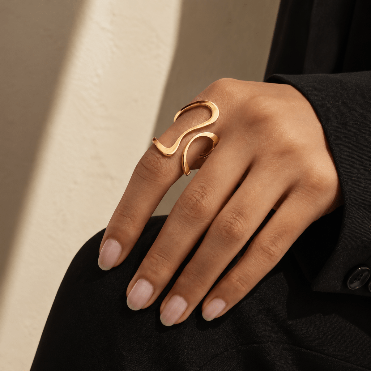 Eirene Sculptural Loop Ring