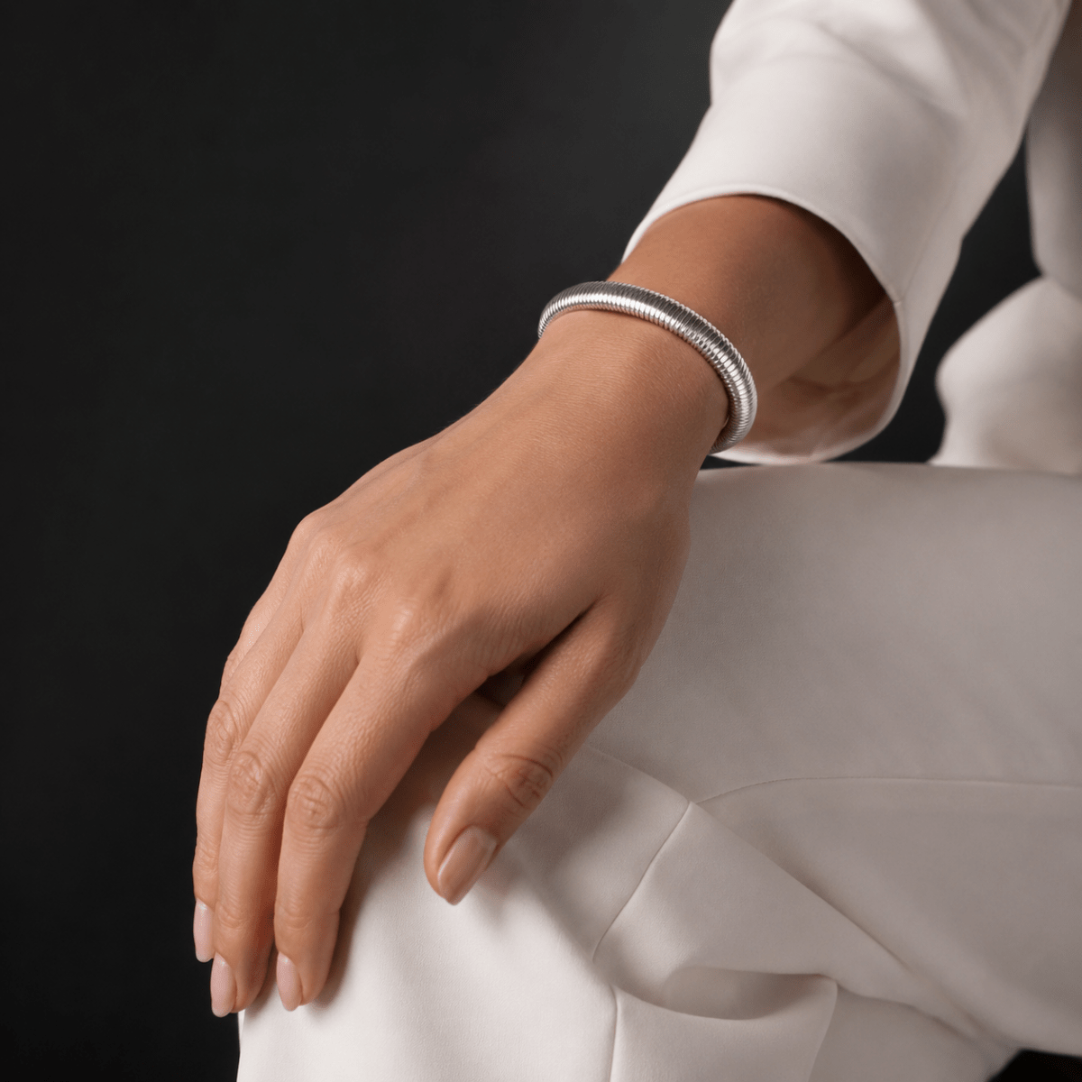 Elara Ribbed Flex Bangle