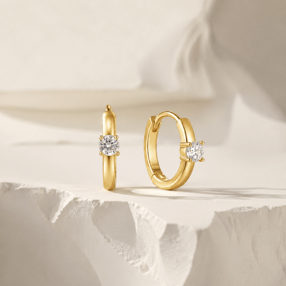 Elara Solitaire Pixie Huggies