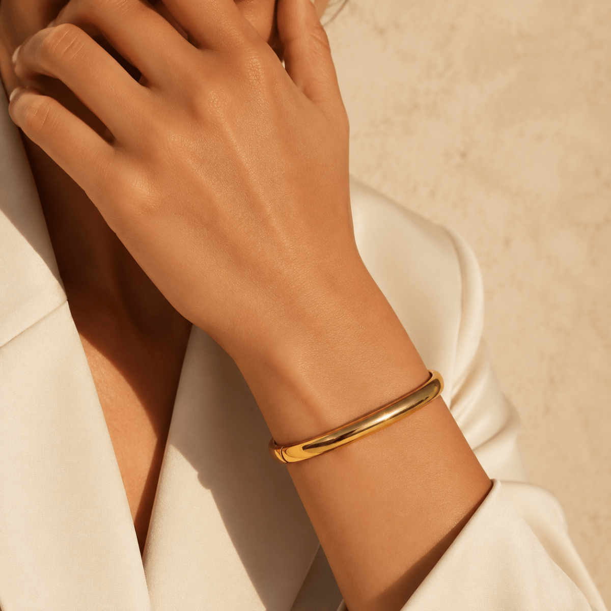 Isadora Rounded Square Hinged Bangle
