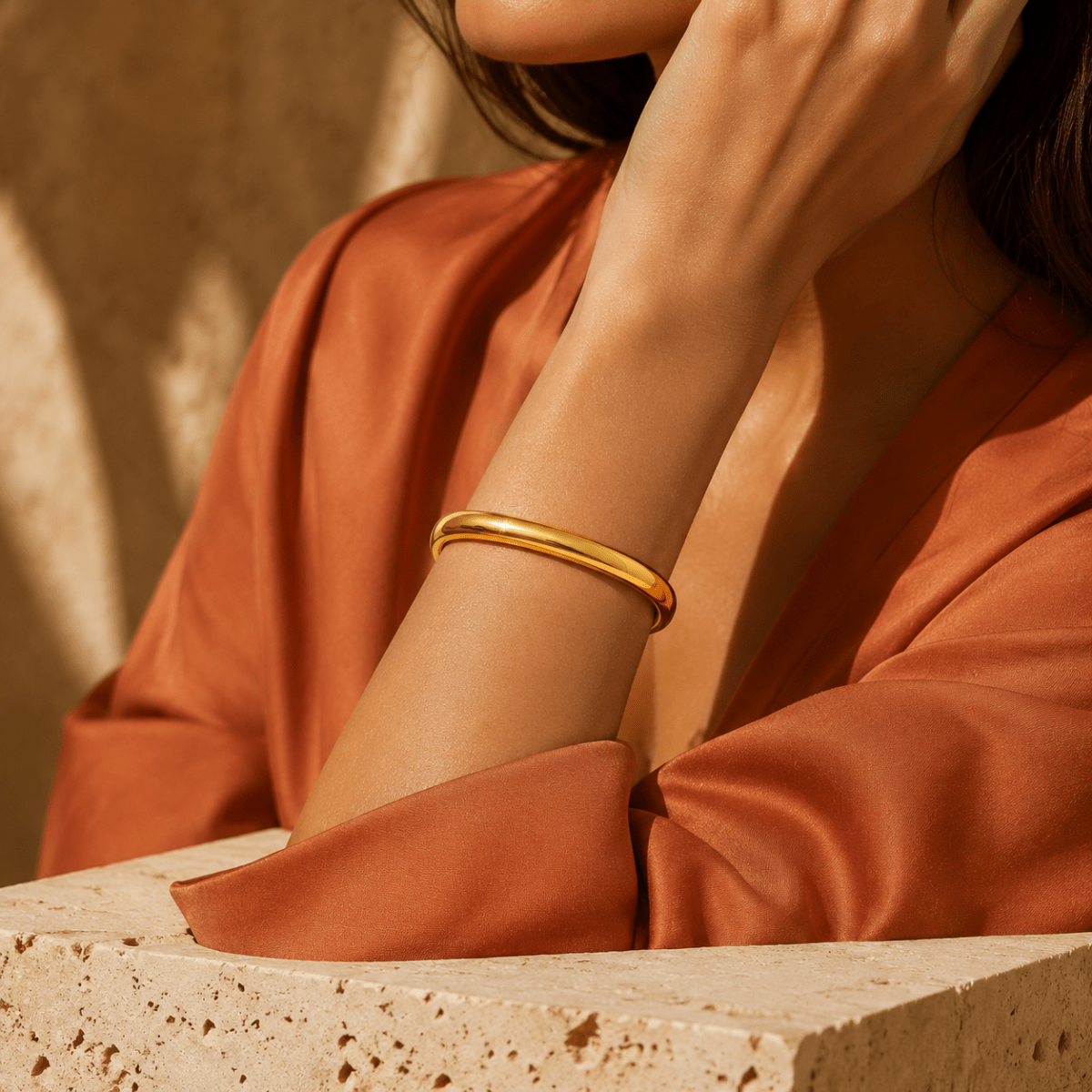Isadora Rounded Square Hinged Bangle