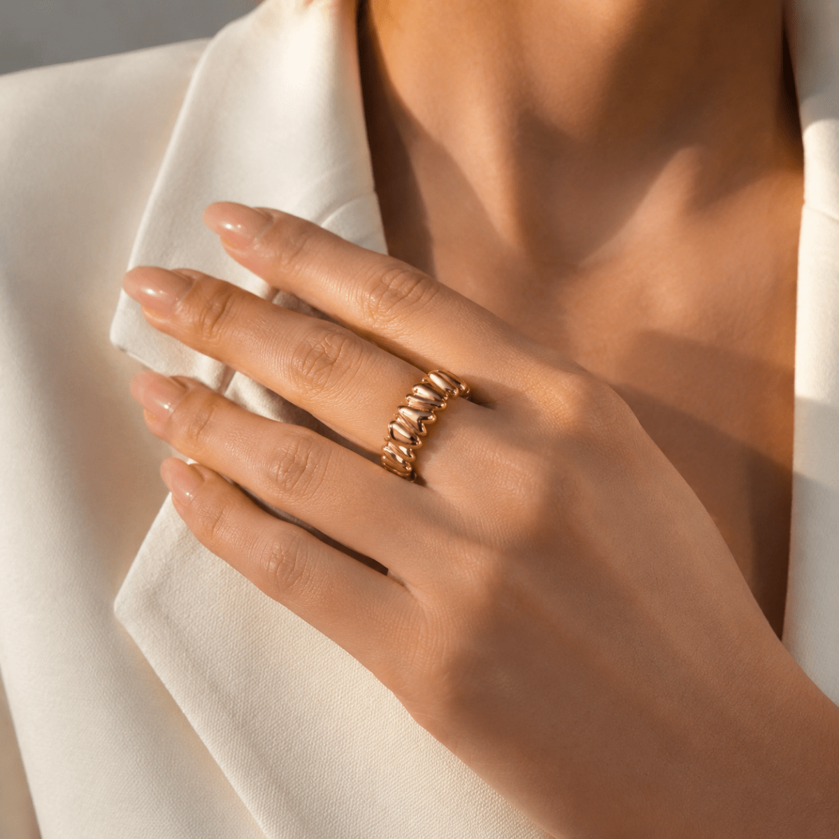 Lucia Sculpted Link Band Ring