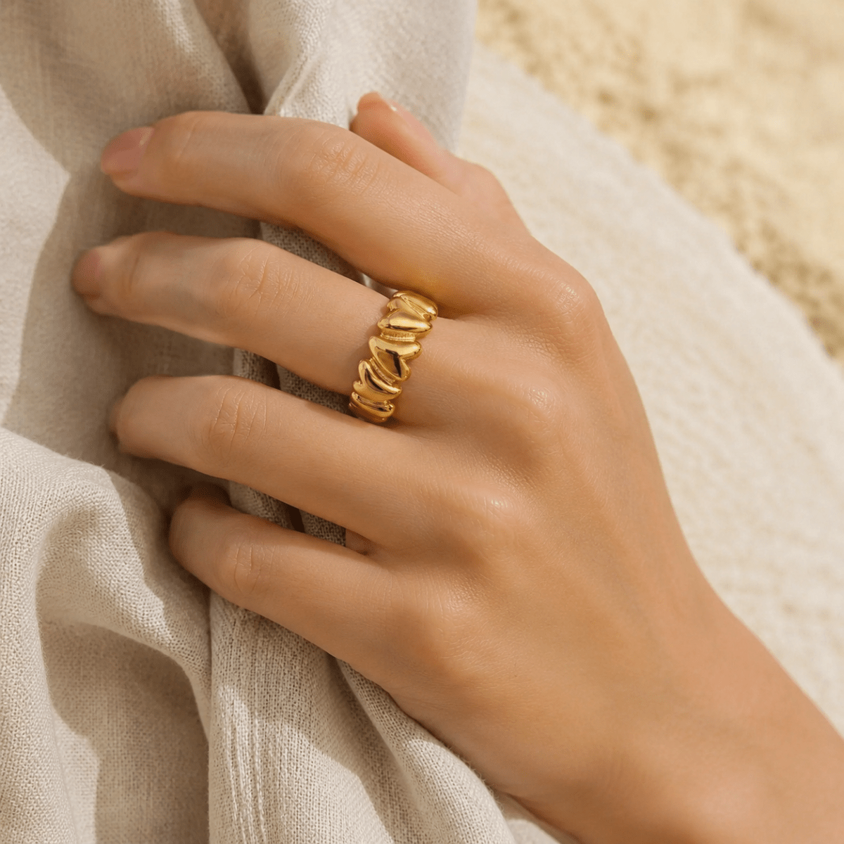 Lucia Sculpted Link Band Ring