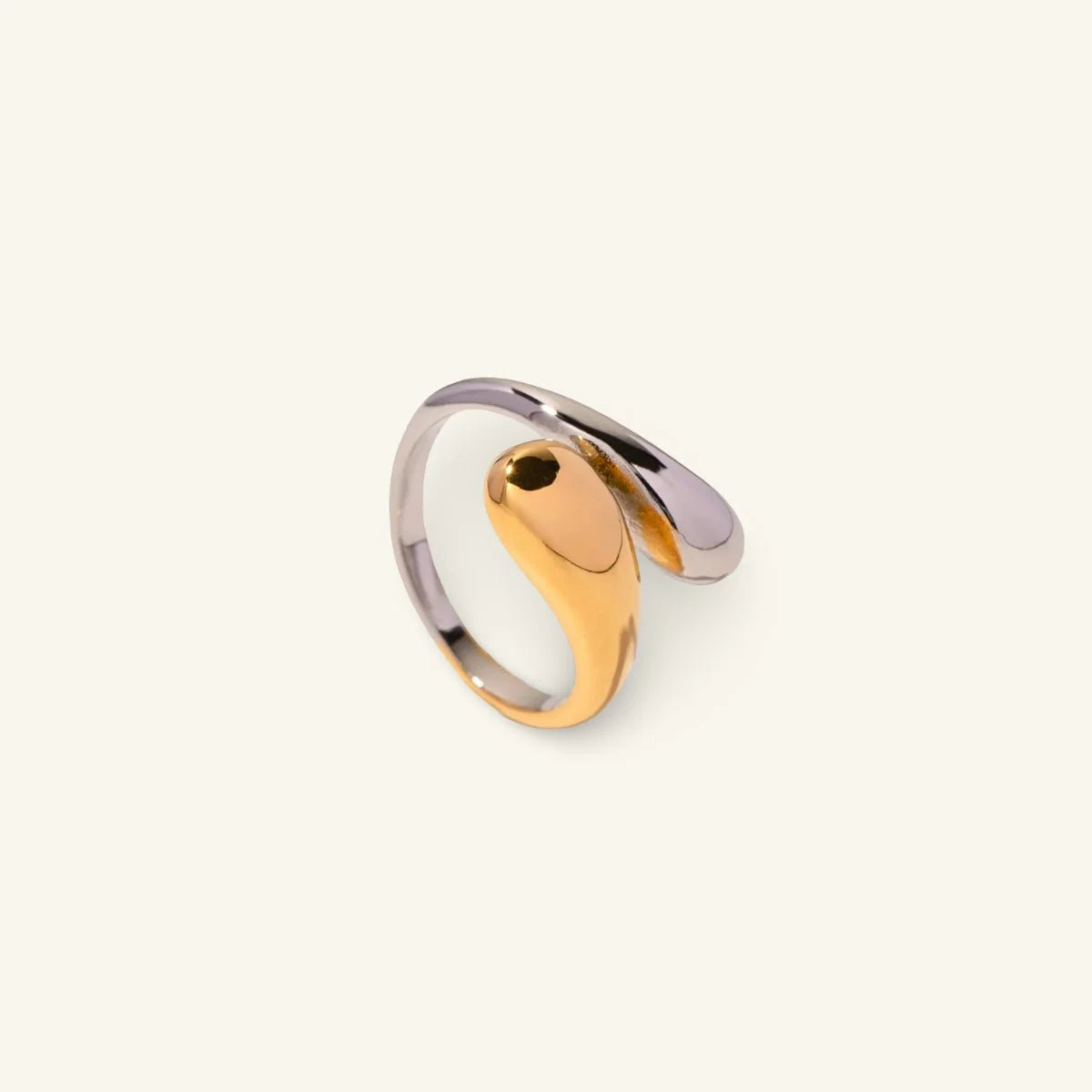 Luna Round Cut Gold Ring