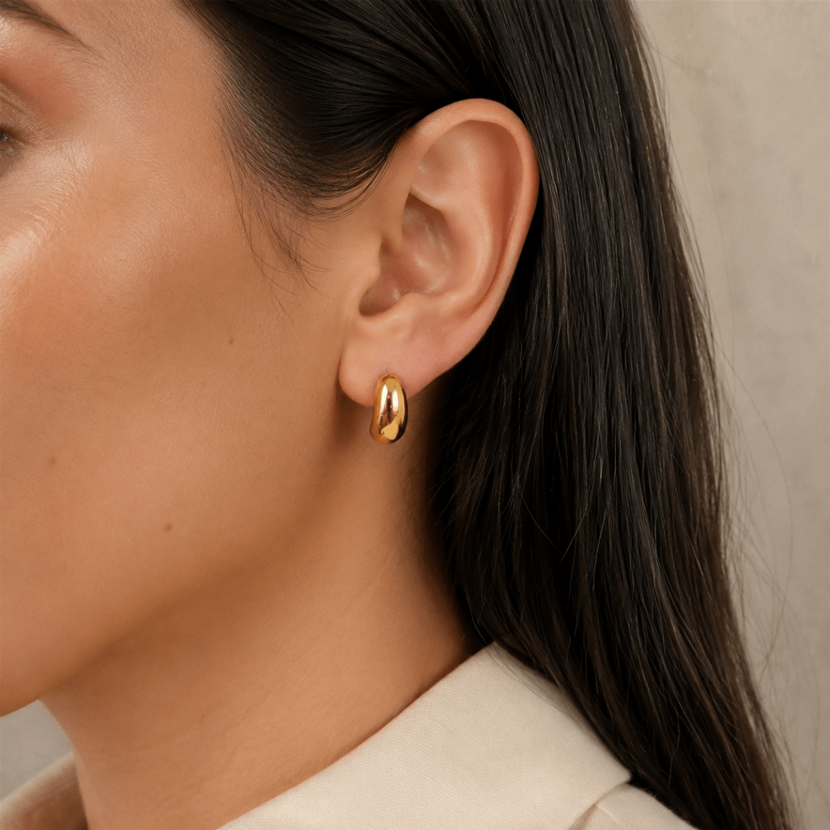 Mina Sculpted Bean Stud Earrings