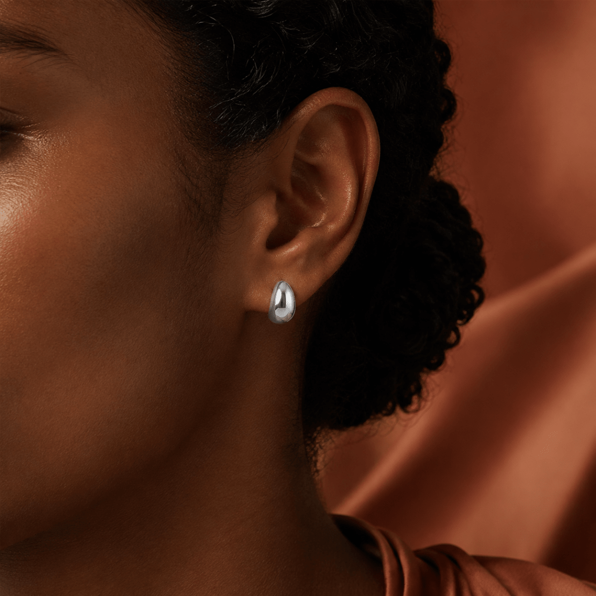 Mina Sculpted Bean Stud Earrings