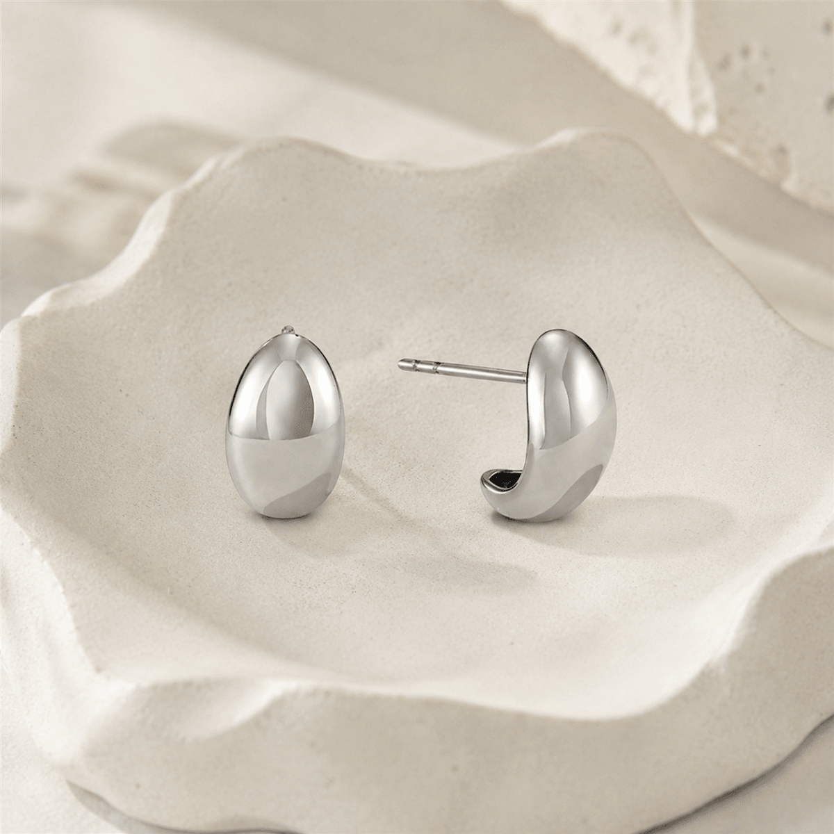 Mina Sculpted Bean Stud Earrings