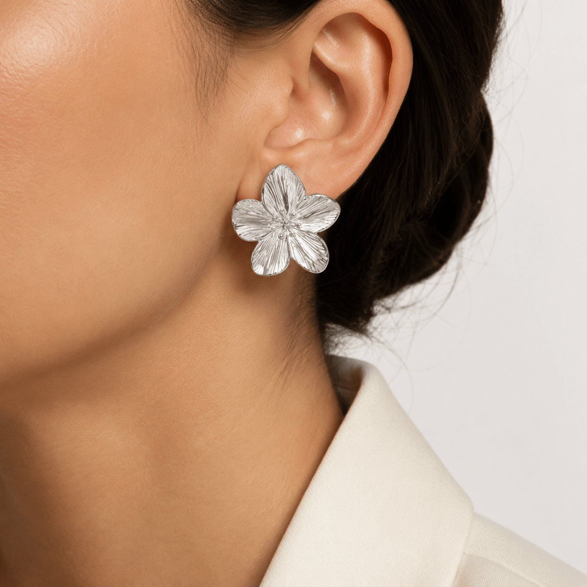 Neroli Sculpted Flower Stud Earrings