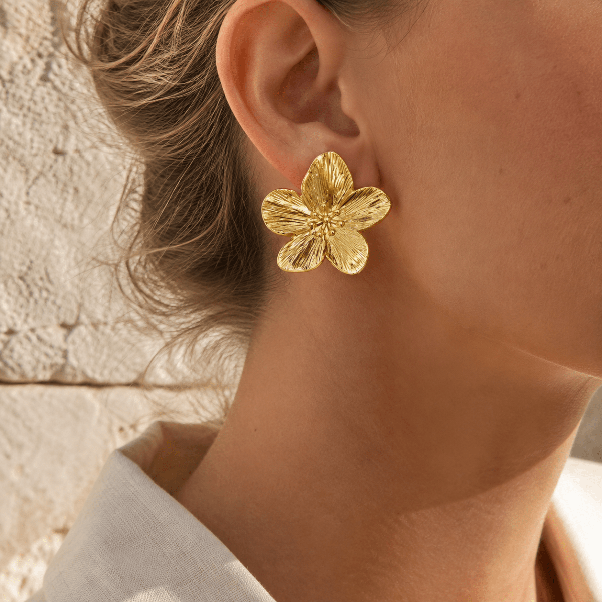Neroli Sculpted Flower Stud Earrings