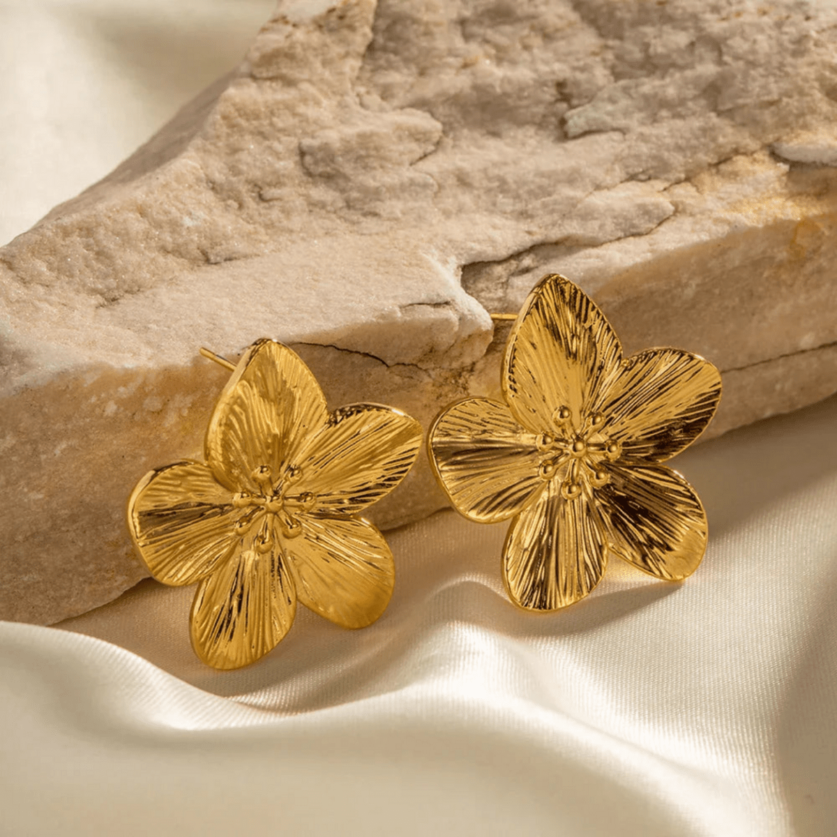 Neroli Sculpted Flower Stud Earrings
