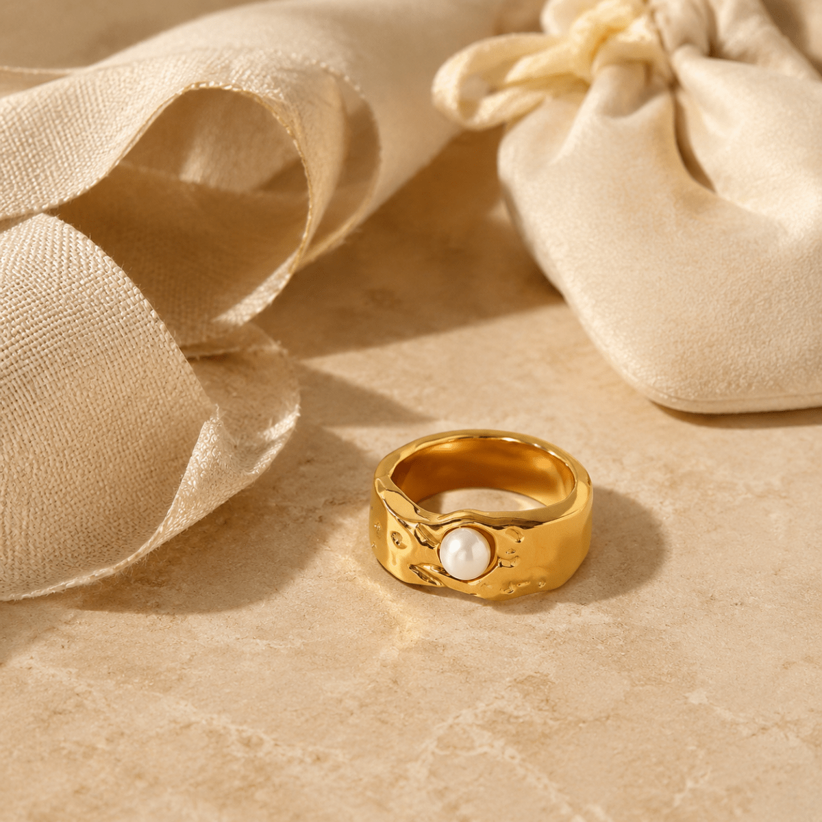 Perlina Sculptural Pearl Signet Ring