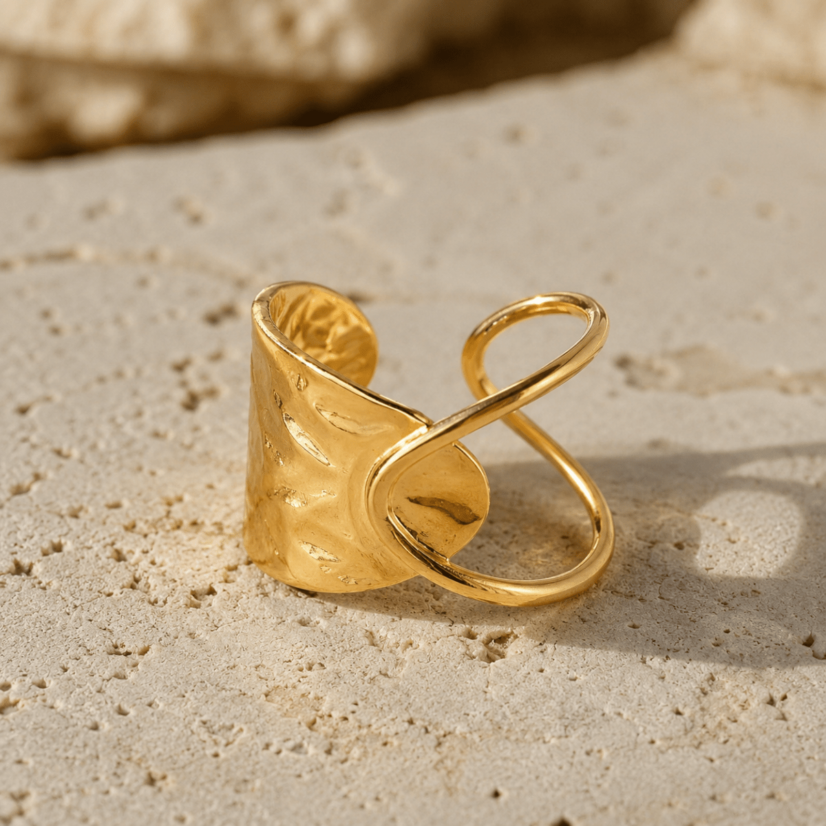 Vesta Sculpted Loop Ring