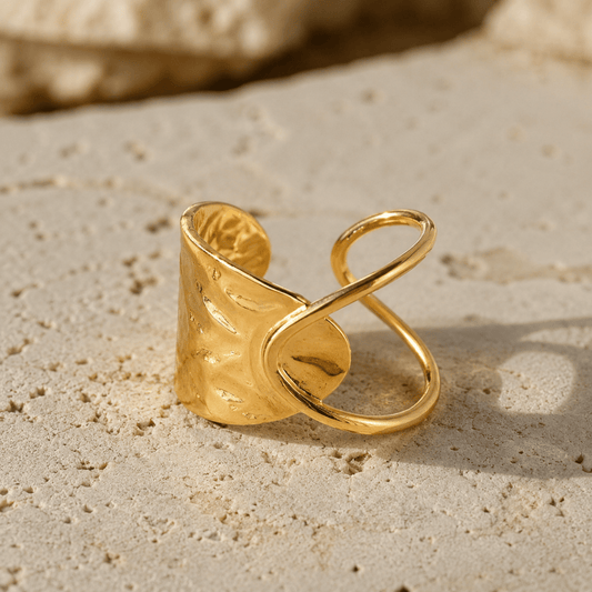 Vesta Sculpted Loop Ring