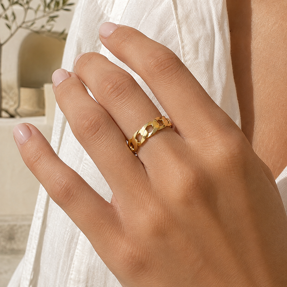 Virelia Polished Curb-Link Band Ring