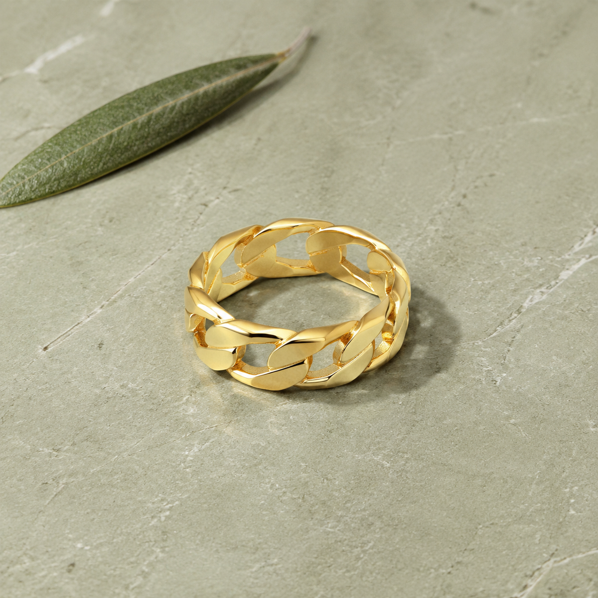 Virelia Polished Curb-Link Band Ring